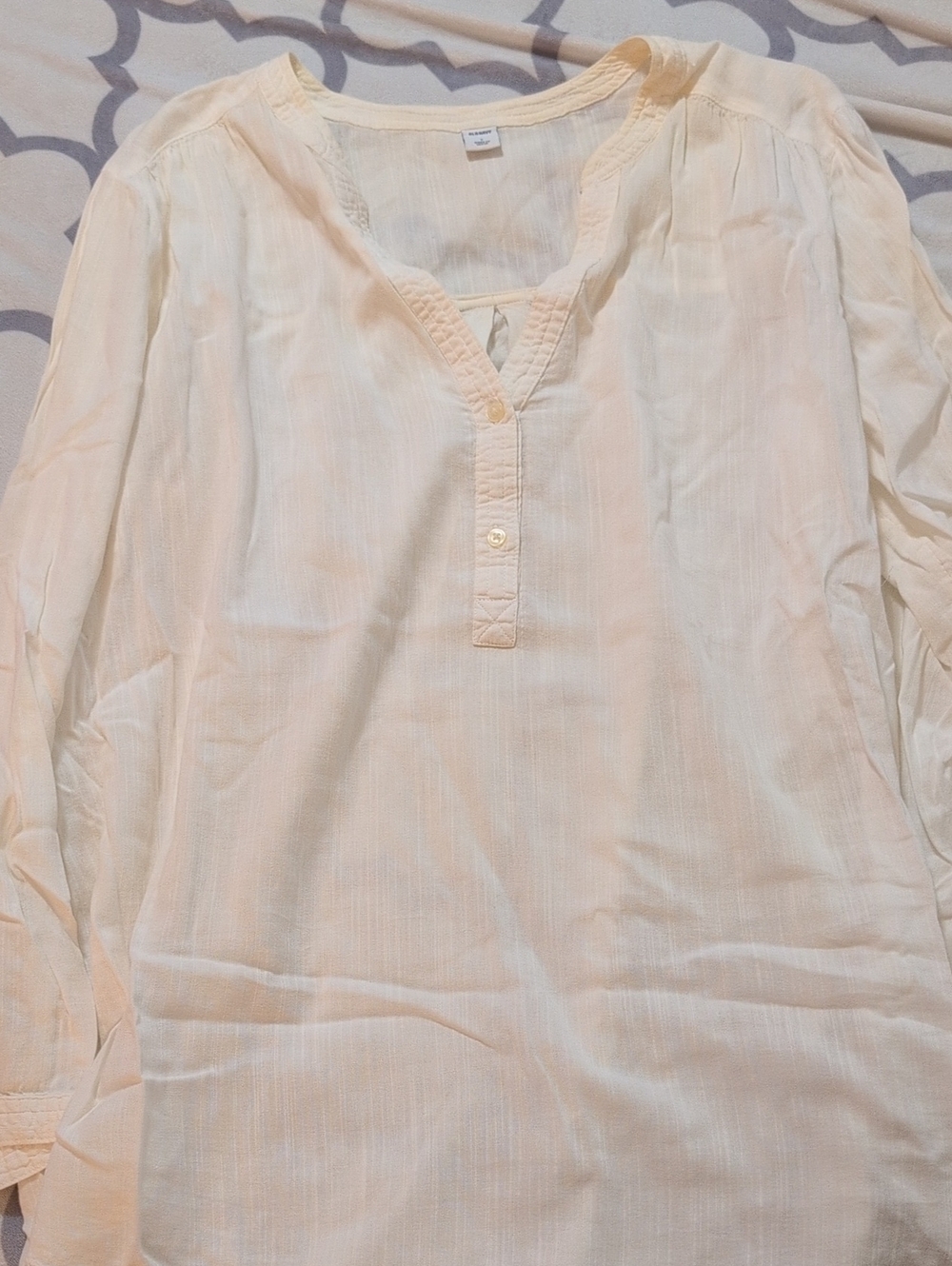 Old Navy Cream Long Sleeve Peasant Blouse
